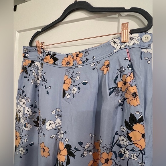 LINED floral pant, blue periwinkle. Zipper and button closure. Size 14. JCrew - Picture 3 of 7